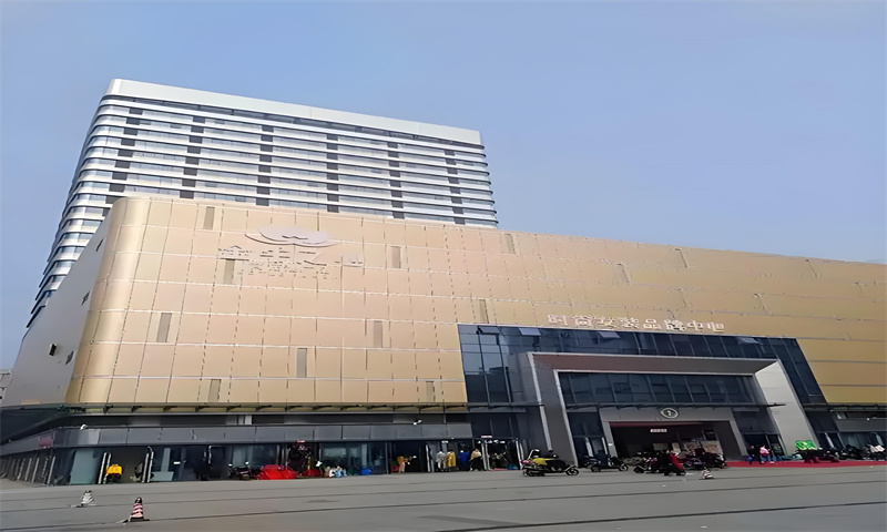 金牛之心伊厦荷花池广场